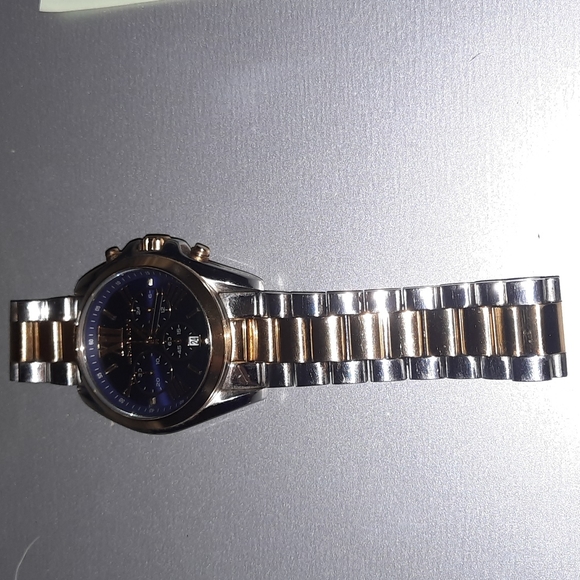 Michael Kors watch - Picture 3 of 3